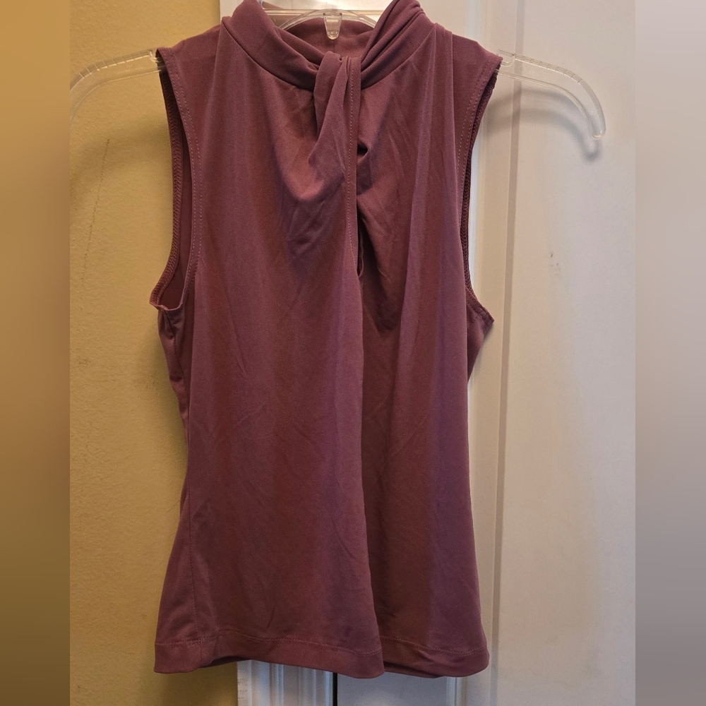 Mauve  Women's Twist Front Sleeveless  Top with Mandarin Collar Office Summer